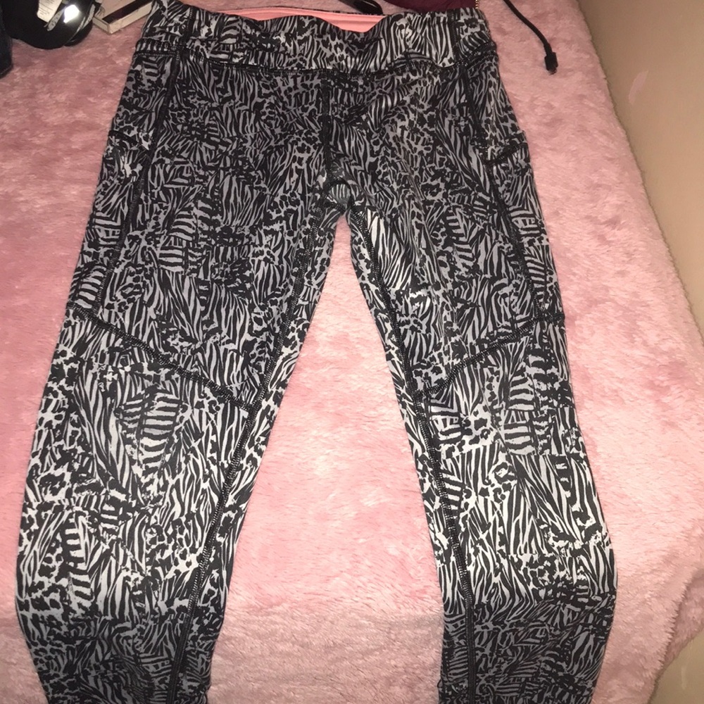 Animal pattern ivivva leggings